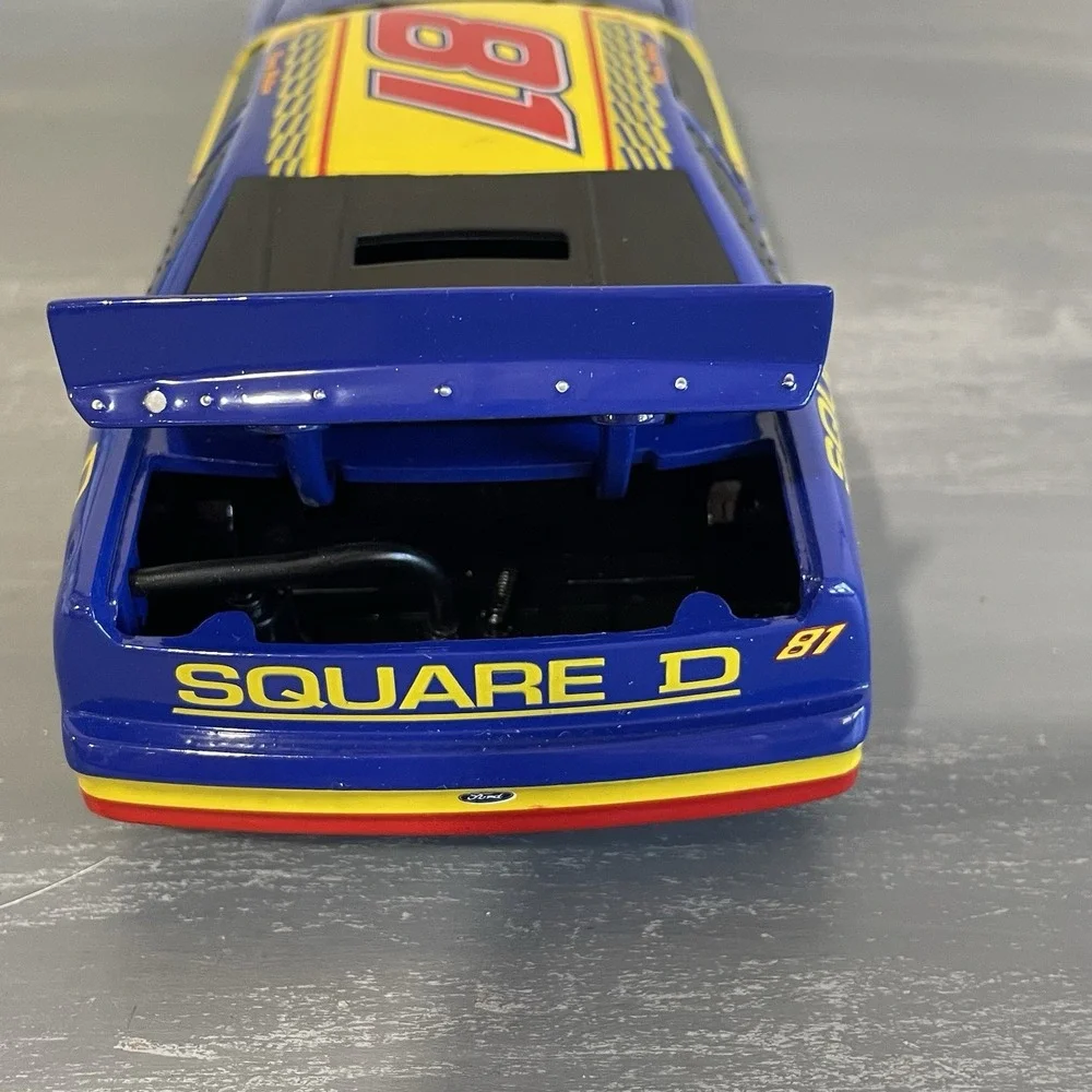 Kenny Wallace #81 Square D Racing 1997 Thunderbird ‎ 1:24 Action Diecast NIB